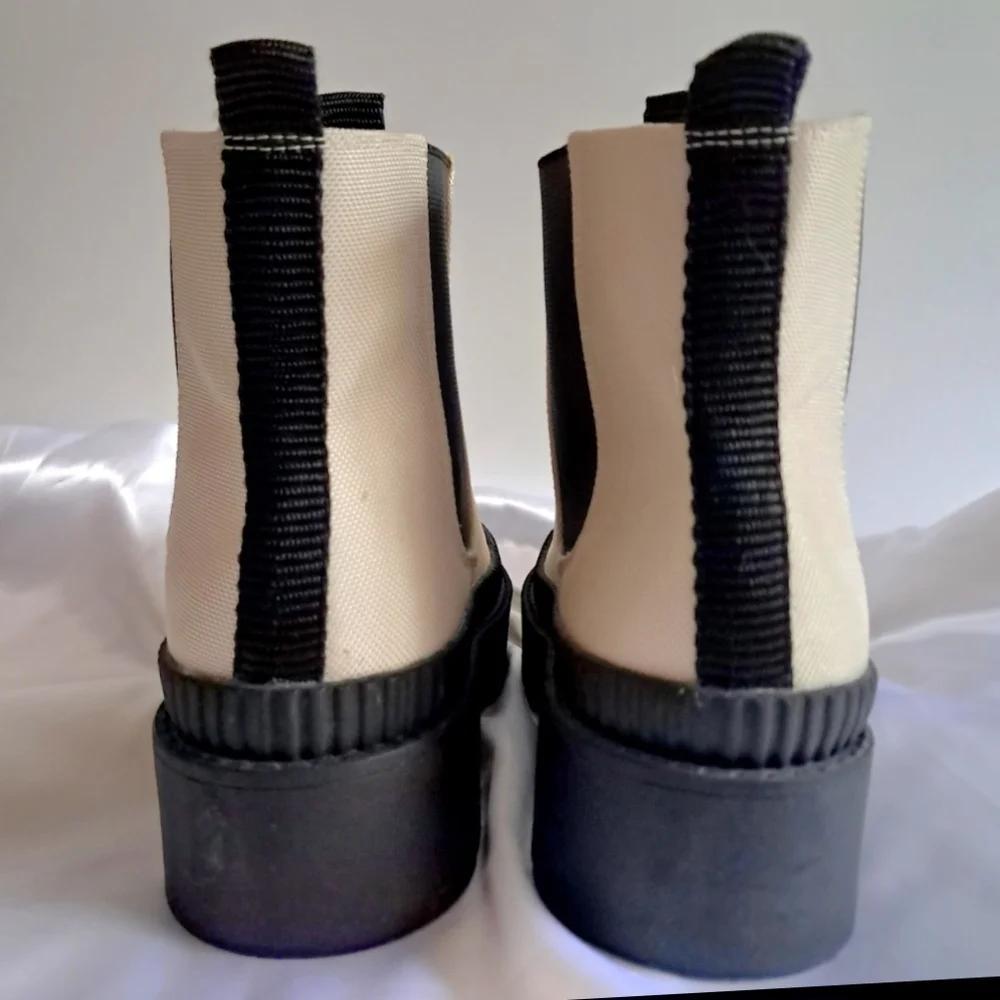 Marc Fisher Ltd Morgan Lug Soles Boots Woman's 8.5 NWOT Ivory/Black